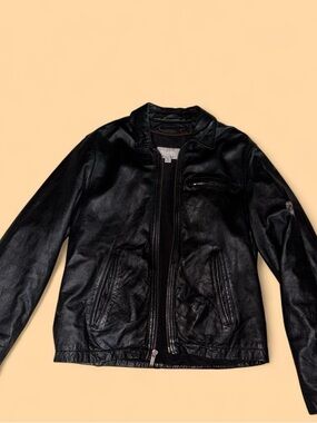 Wilsons Leather Black Leather Jacket with Zip Pockets